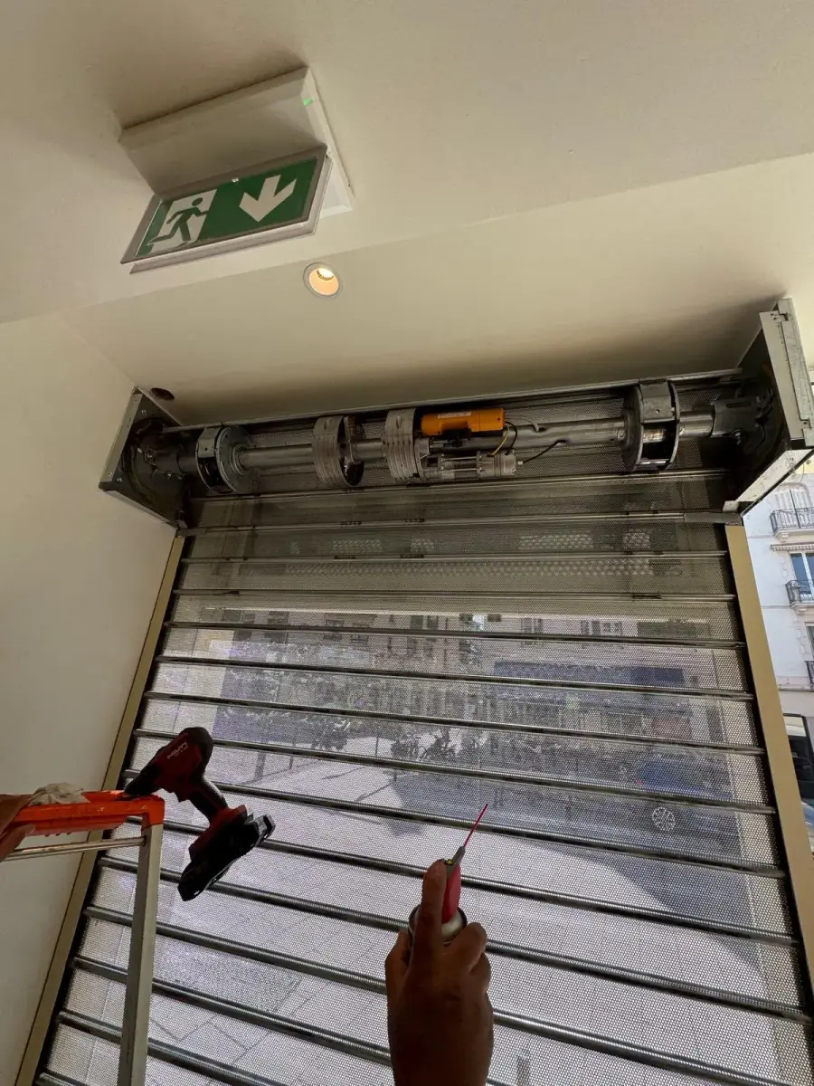 Entretien et maintenance de rideau métallique à Paris 12 Entretien et maintenance de rideau métallique à Paris 12